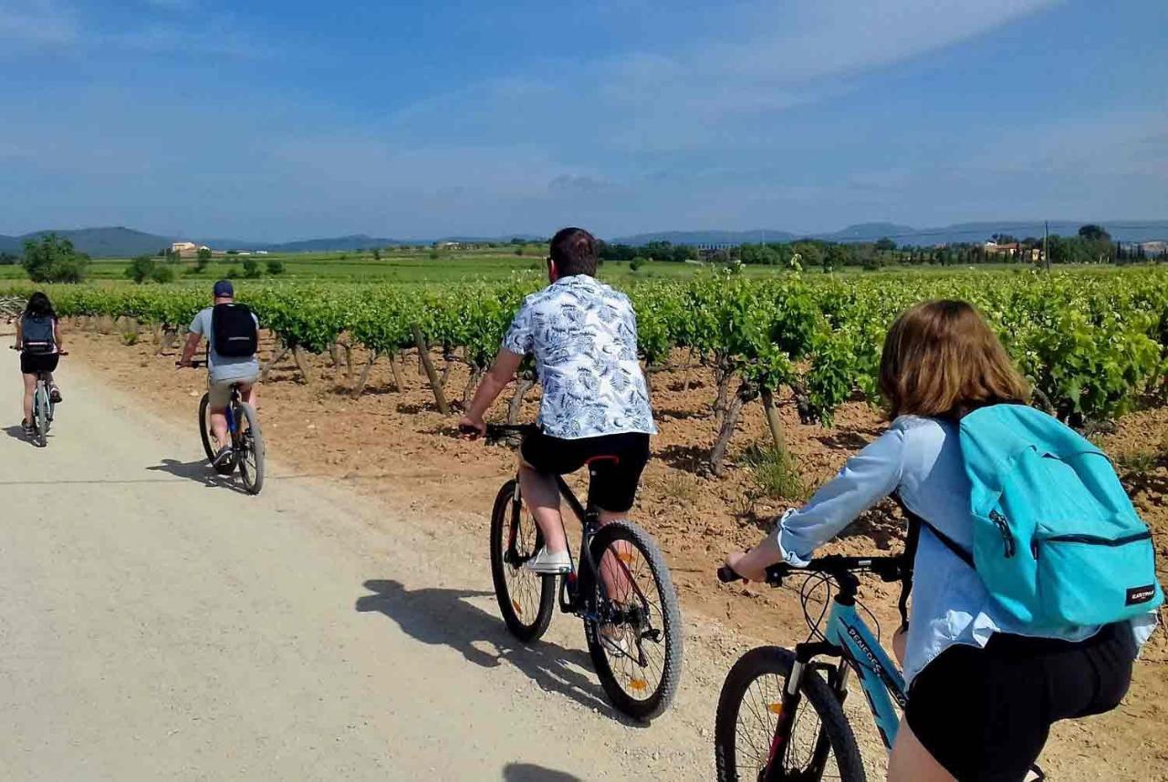 Tina De Vila, En La Capital Del Vino فيلافرانكا ديل بينيدس المظهر الخارجي الصورة
